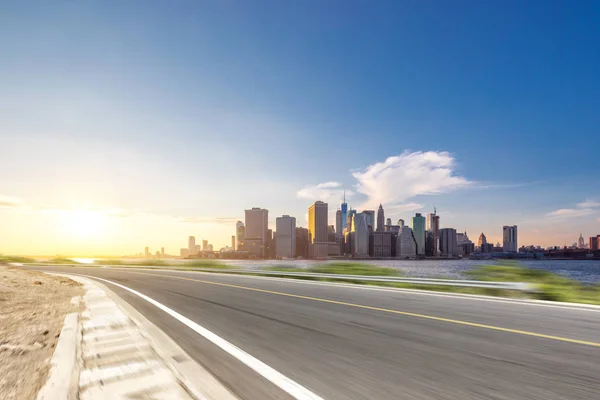 Empty Asphalt Road Modern City — Stock Photo, Image