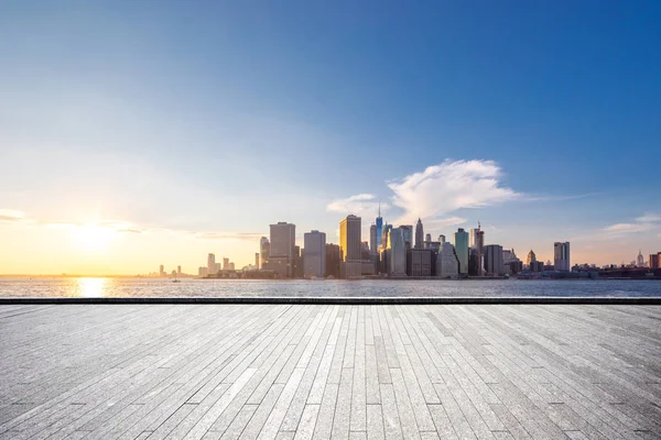Tomma Golv Med Moderna Stadsbilden New York — Stockfoto