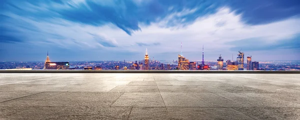 Suelo Vacío Con Paisaje Urbano Moderno Nueva York Por Noche — Foto de Stock