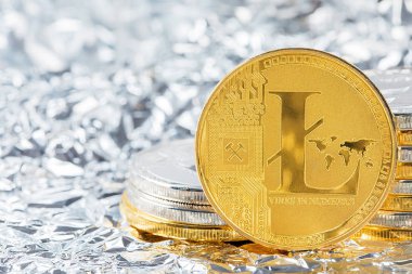 Gümüş Litecoin Cryptocurrency dijital Bit sikke Btc para birimi teknoloji iş Internet kavramı.
