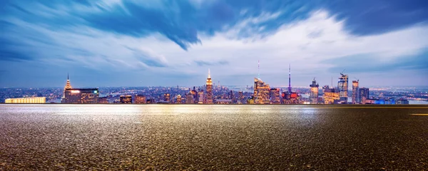 Lege Asfalt Snelweg Met Moderne Skyline Van New York — Stockfoto