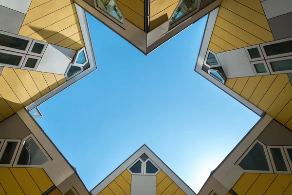 Ουρανό Μέσα Κύβος Σπίτια Στο Ρότερνταμ Ολλανδία — Φωτογραφία Αρχείου