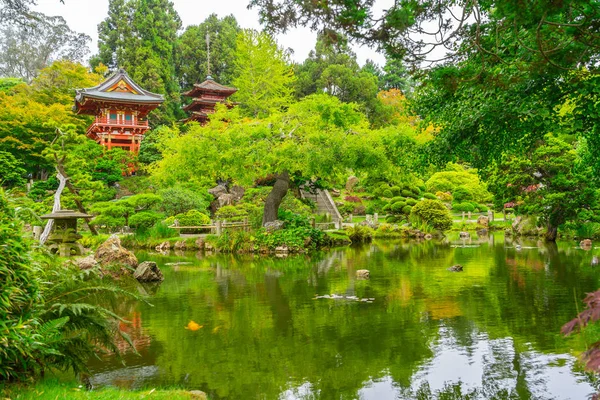 Hermosa vista del jardín de té japonés en Golden Gate Park — Foto de Stock