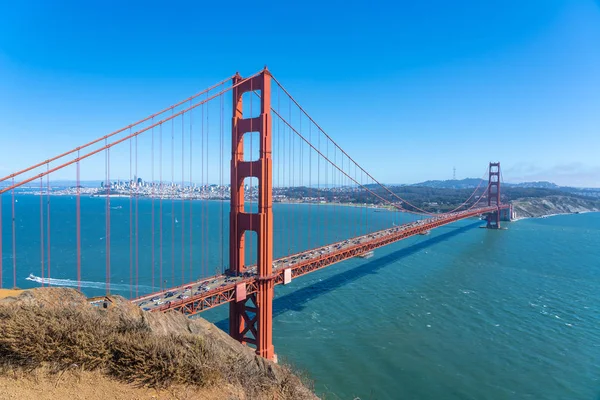 Uitzicht op de beroemde Golden Gate Bridge, San Francisco. — Stockfoto