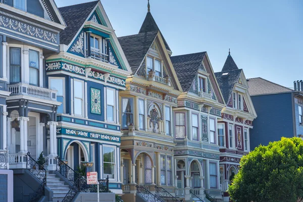 Hermosas casas victorianas en San Francisco — Foto de Stock