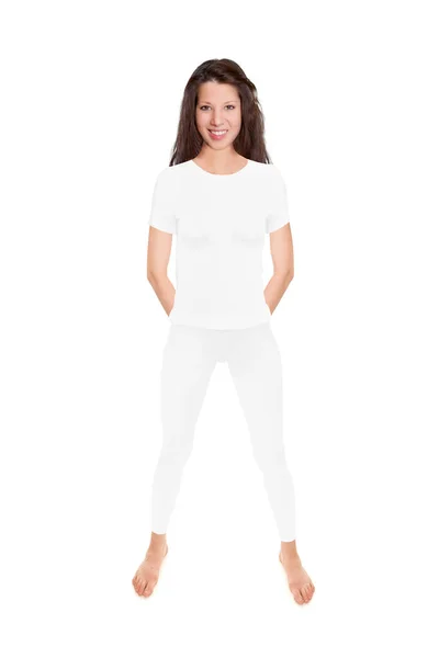 穿着白色腿和衬衫的黑发女人 全长的肖像被隔离在白色的工作室背景前 — 图库照片