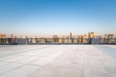 boş tuğla zemin ile shanghai cityscape sunrise