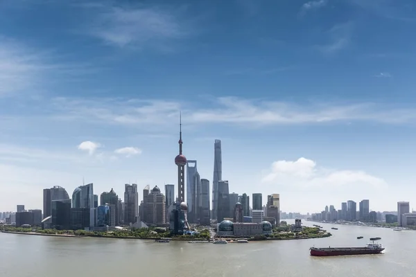 Vista Aérea Horizonte Shanghai Rio Huangpu Com Céu Azul — Fotografia de Stock