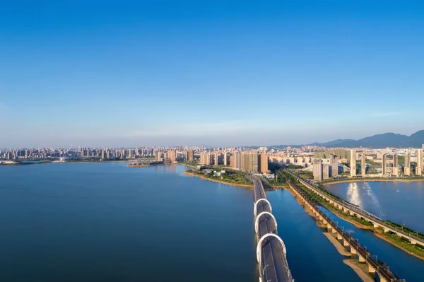 Vista Aérea Del Paisaje Urbano Jiujiang Hermosa Ciudad Montañas Agua — Foto de Stock