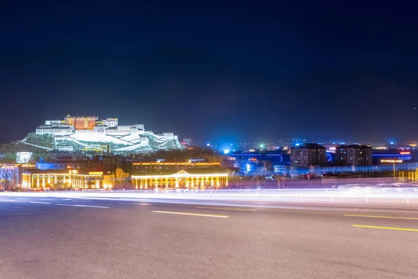 Miasto Droga Lhasie Nocny Widok Pałacu Potala Tybet — Zdjęcie stockowe