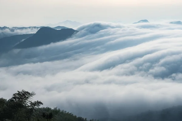 Nuvole Dalle Cascate Nella Contea Huoshan Provincia Anhui Cina — Foto Stock