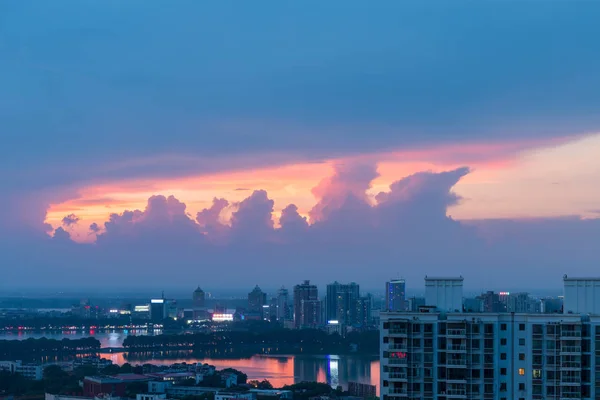 Krásná Obloha Malebné Město Západu Slunce Jiujiang Čína — Stock fotografie