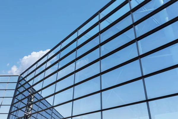 Parede Tela Bloco Vidro Contra Céu Azul — Fotografia de Stock