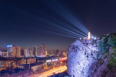 Urumçi cityscape gece, hongshan Parkı, sinkiang, Çin