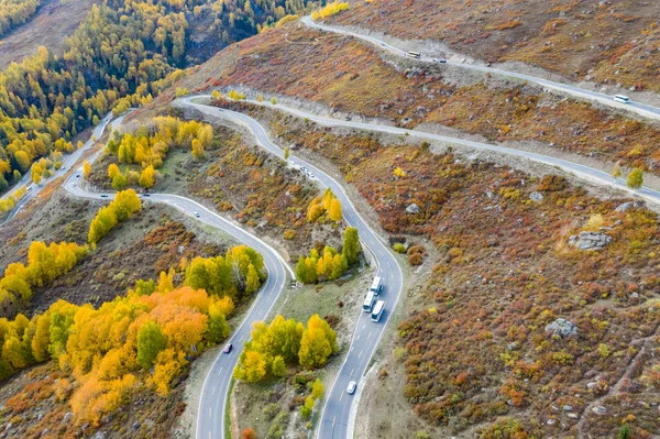 Luchtfoto Van Herfst Bochtige Bergweg Kanas Xinjiang China — Stockfoto