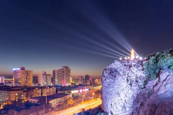 Urumqi Rode Heuvel Park Bij Nacht Mooie Stadsgezicht Xinjiang China — Stockfoto