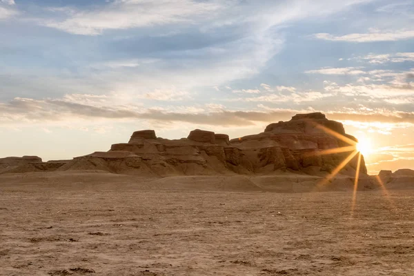 Erosión Del Viento Paisaje Terrestre Puesta Del Sol Hermosa Ciudad — Foto de Stock