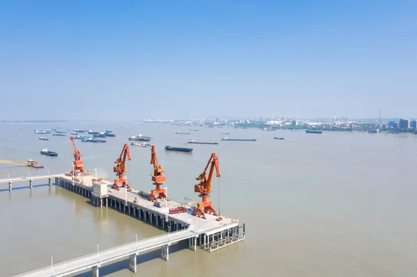 Vista Aérea Grúas Muelle Río Yangtze Transporte Acuático Ocupado — Foto de Stock