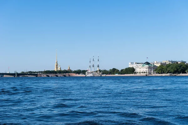 Heiliger Petersburg Landschaft Des Neva Flusses Schöne Russische Stadtkulisse — Stockfoto