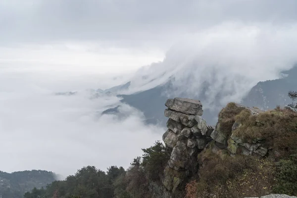 Облака Водопада Разливающиеся Над Подветренным Склоном Горы Лушань Провинция Цзянси — стоковое фото
