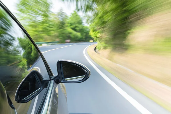 Carro Dirigindo Com Estrada Rural Movimento Borrão — Fotografia de Stock