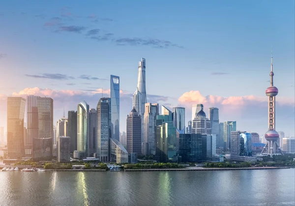 Pudong Skyline a reggeli ég — Stock Fotó