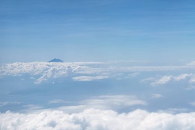 havadan mount agung yanardağı bakan