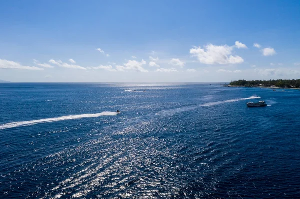 Vista azul do mar na ilha de bali — Fotografia de Stock