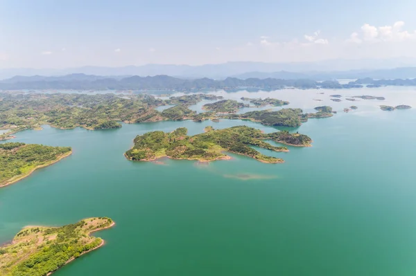 Hangzhou mille lago isola in estate — Foto Stock