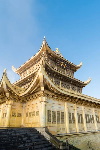 Edificios del templo en la montaña emei —  Fotos de Stock