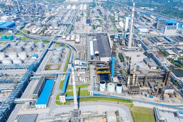Vue aérienne de l'usine pétrochimique — Photo