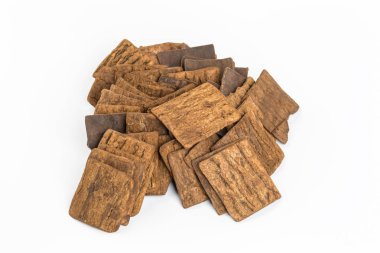 Eucommia ulmoides parçası