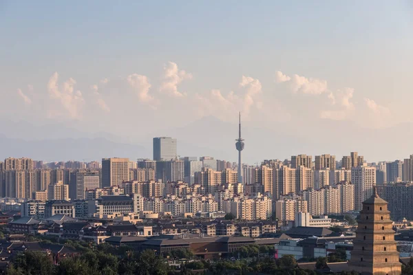 Karanlık çöktüğünde xian şehir manzarası — Stok fotoğraf