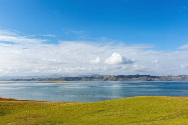 Prachtige plateau Lake landschap — Stockfoto