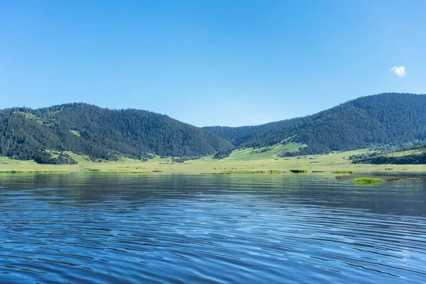 Blue Alpine Lake View Beautiful Natural Landscape — Stock Photo, Image