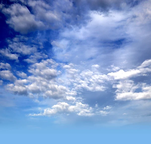 Schöner Bewölkter Sommerhimmel Als Element Lebendiger Natur — Stockfoto