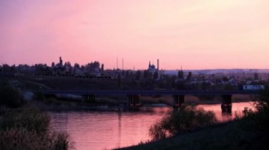 araba bir ülke su vücut yüzey üzerinde köprü