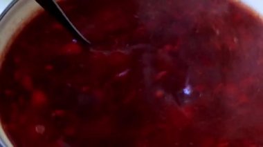 Pancar çorbası Rus dinlerde hazırlanması süreci