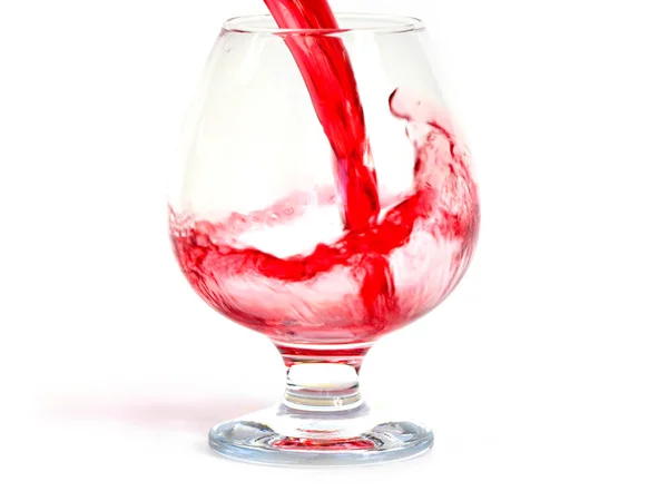 Ljust Rött Vin Hälls Ett Glas För Att Dricka — Stockfoto