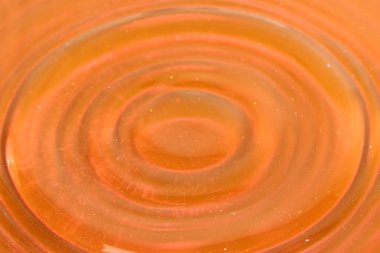 daireler ve suyu bir damla darbe sonrası yüzeyinde desenler 