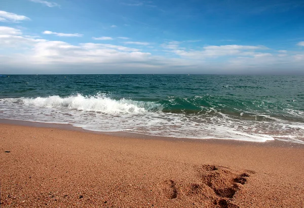 Akdeniz sahil kumlu bir plaj, bir güzel yaz yatay 