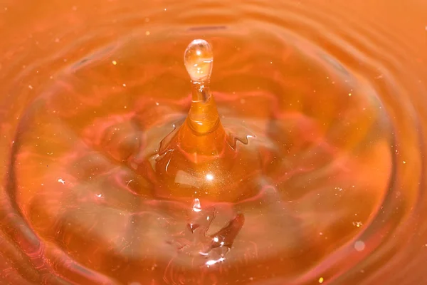 Círculos Patrones Superficie Del Jugo Después Impacto Gota —  Fotos de Stock