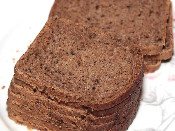 Snij Nette Stukken Donker Brood Voor Voedsel — Stockfoto