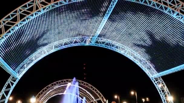 Éclairage Dynamique Lumière Sur Les Supports Voûtés Parc Municipal — Video