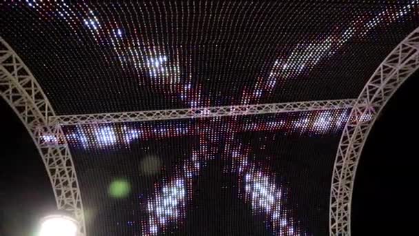 城市公园拱形支承的光动力照明 — 图库视频影像