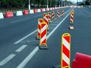 plastik yol modern bir şehir sokakta eskrim