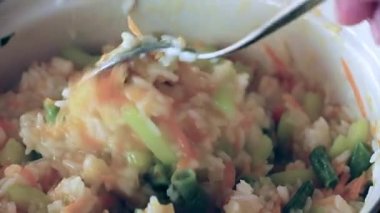 pişirme işlemi pirinç haşlanmış taze sebzeler