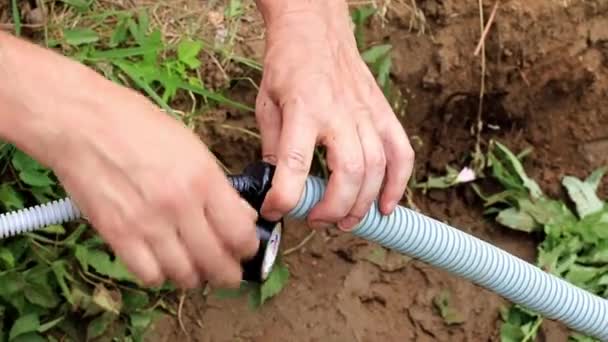 Procédé Isolation Des Fils Électriques Aide Câble Canal Plastique Sur — Video