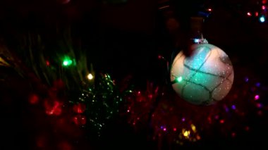 tatil dekorasyon dekorasyon unsuru olarak bir Noel ağacı üzerinde
