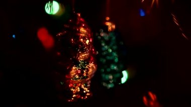 tatil dekorasyon dekorasyon unsuru olarak bir Noel ağacı üzerinde